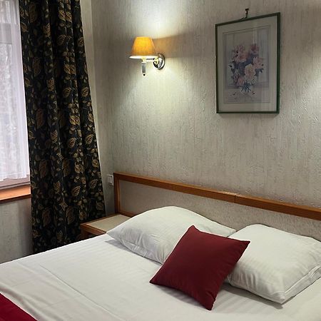 Hotel Val Saint Hilaire Givet Exterior photo