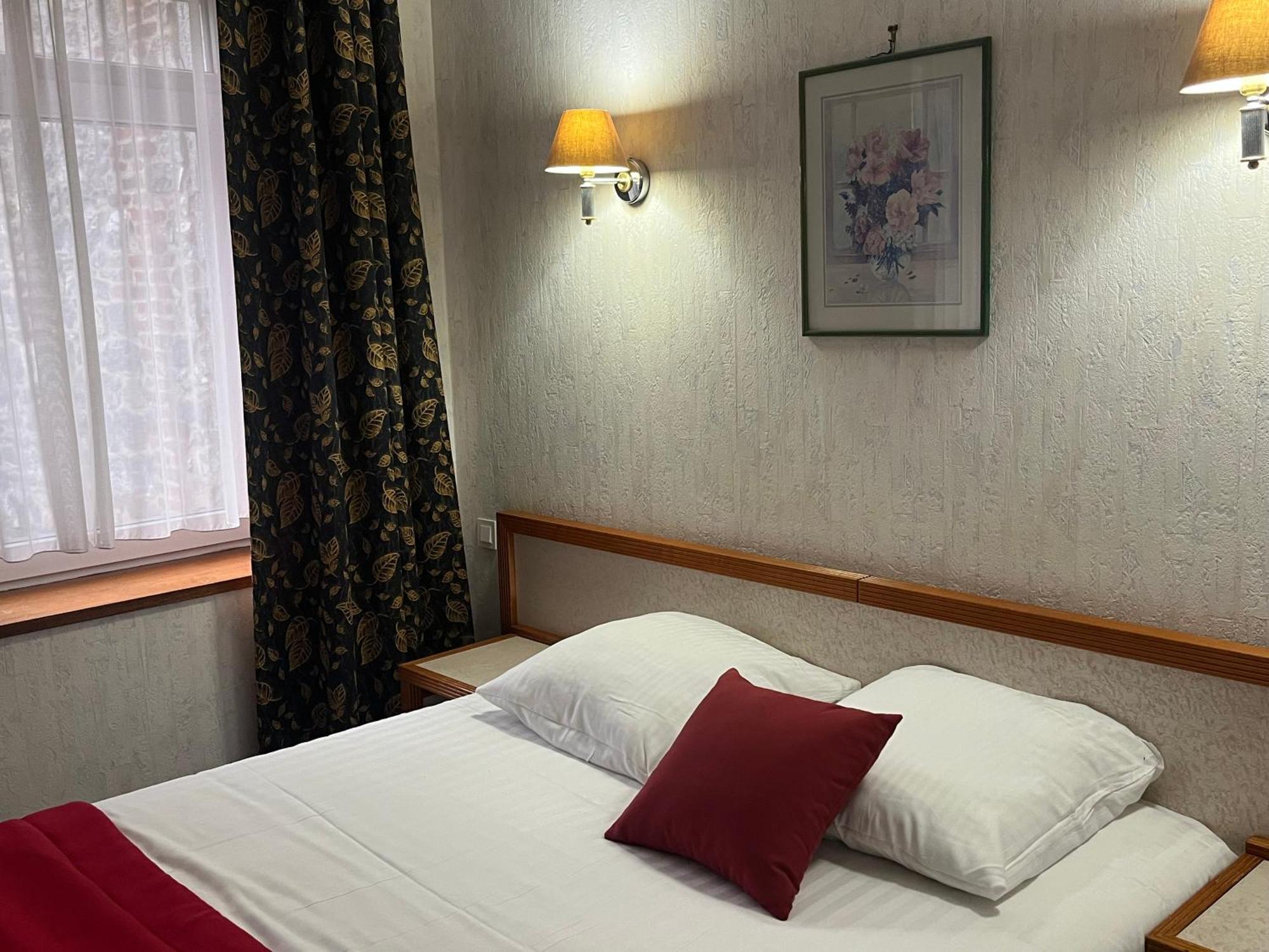 Hotel Val Saint Hilaire Givet Exterior photo
